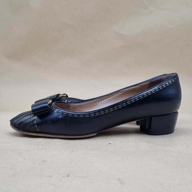 페라가모 여성 펌프스힐39 245