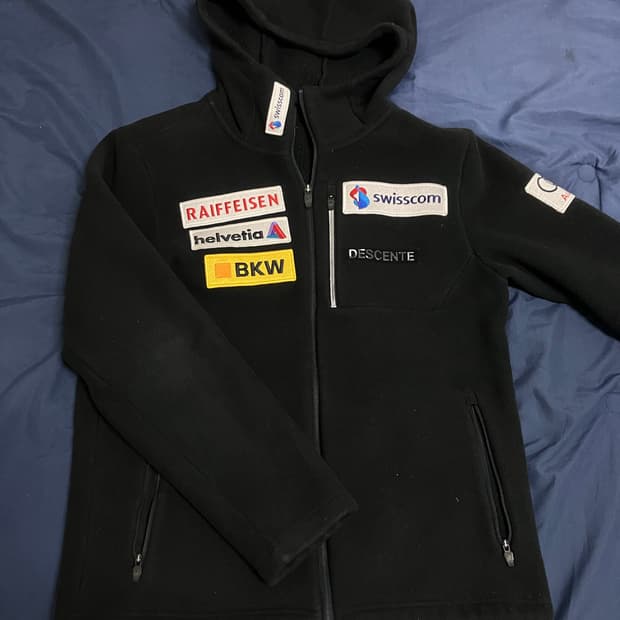 데상트 아우디 폴라폴리스 블랙