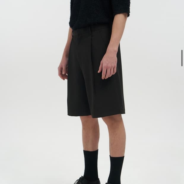 [L] 밀로아카이브 미니멀리스트 버뮤다 하프팬츠