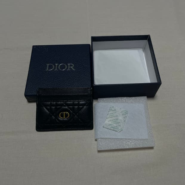 디올 카로 까나쥬 프리시아 카드지갑 [os]