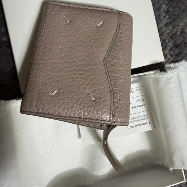 메종 마르지엘라 엔벨롭 트리폴드 스티치 반지갑