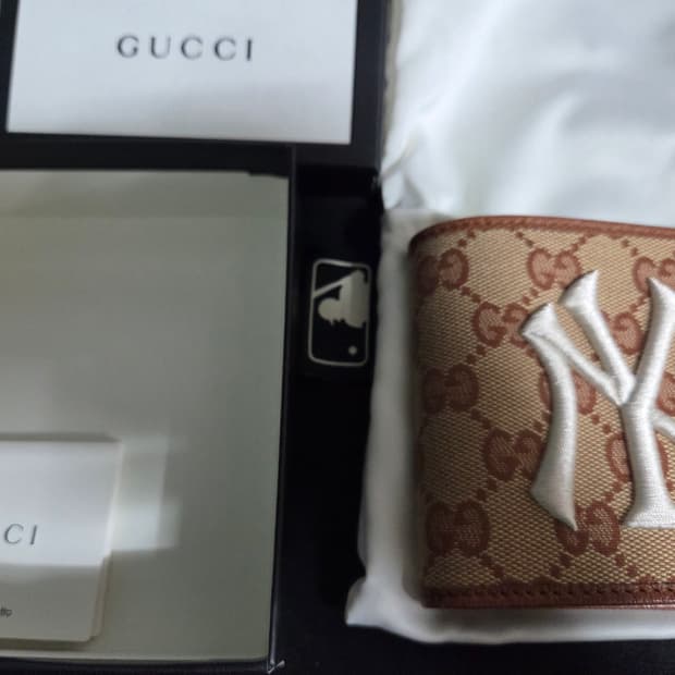 구찌 양키스 반지갑 미사용 새상품