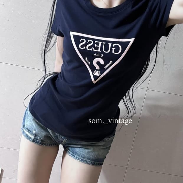 대대장 유일매물 솜빈티지 게스 네이비핑크 딸기우유 딱붙 반팔 판매