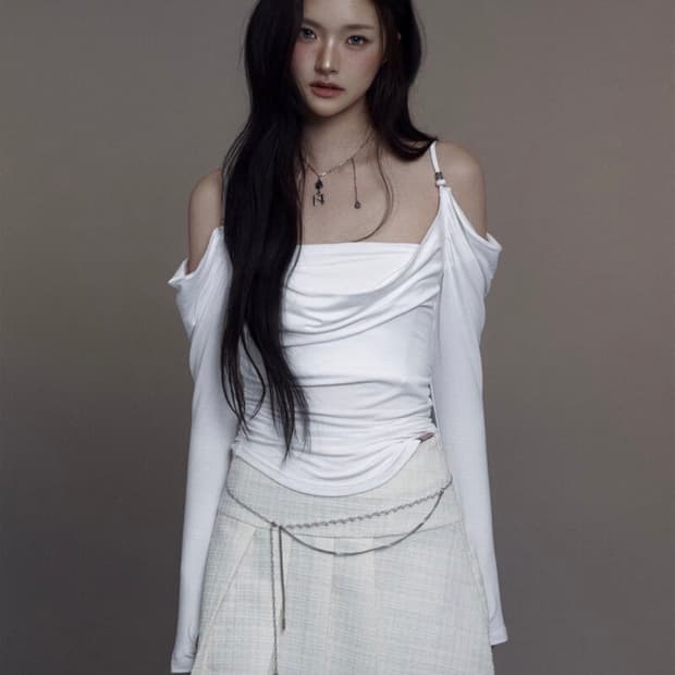 뉴얼린 이브드레이핑 오프숄더 블라우스