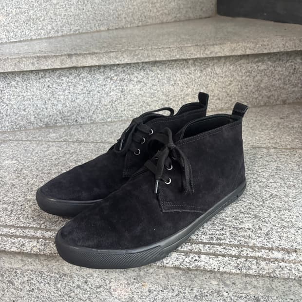 프라다 스포츠 스웨이드 스니커즈