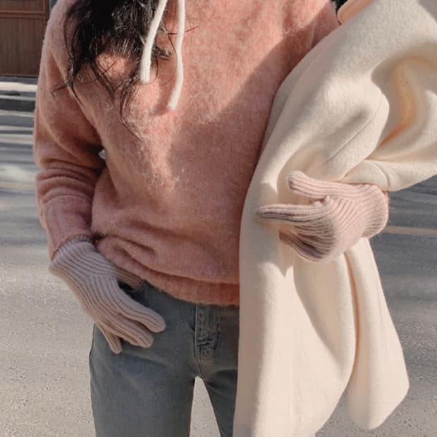 (미개봉, 새상품) 슬로우앤드 피치무드 하프 터틀넥 니트 - 피치핑크 색