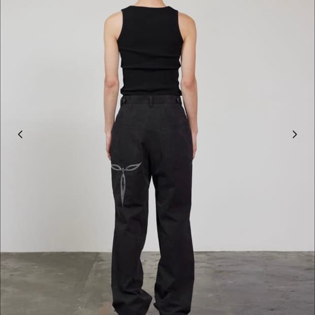 서피스에디션 백자수 플레어 팬츠