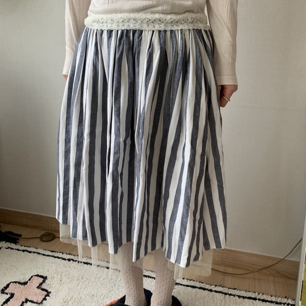 sha- layered skirt