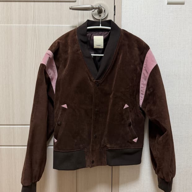 브라운 스웨이드 배색 바시티