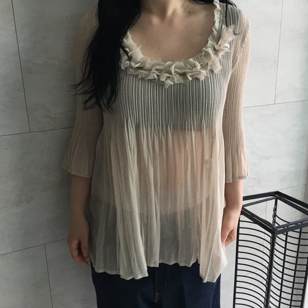 vintage pleated top