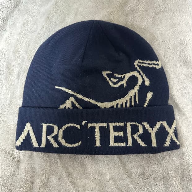 아크테릭스 비니 블랙 사파이어