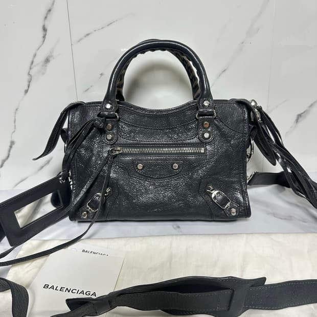 [A+ 정품] 발렌시아가 시티 모터백 미니 다크그레이