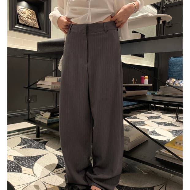 오브나인- 몬테 스트라이프 slacks(차콜 색상)