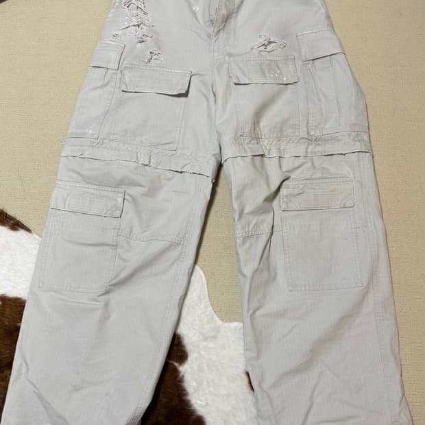 발렌시아가 디스트로이드 립스탑 카고