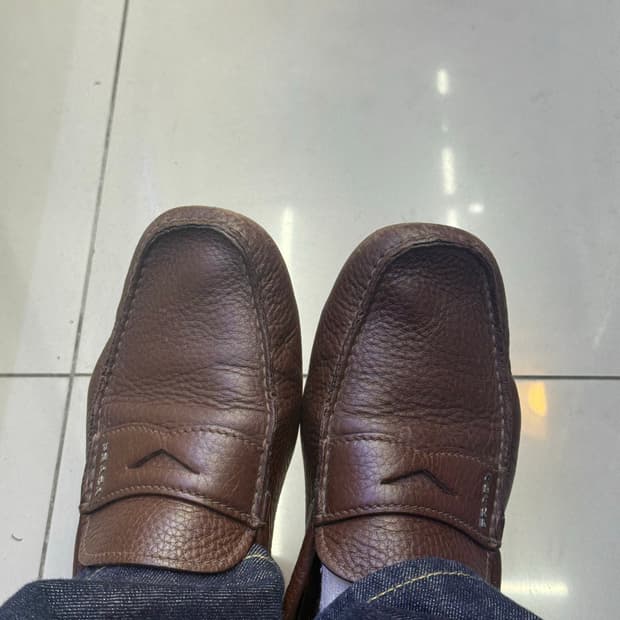 프라다 가죽 로퍼 브라운