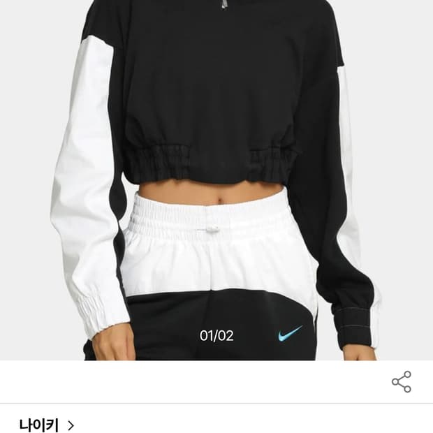 나이키 신형 NSW 아이콘 클래쉬 크롭 맨투맨 스웻셔츠 검흰 범고래 여성