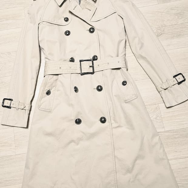 현대백화점에서 산 버버리 트렌치코트 36(55) 정품