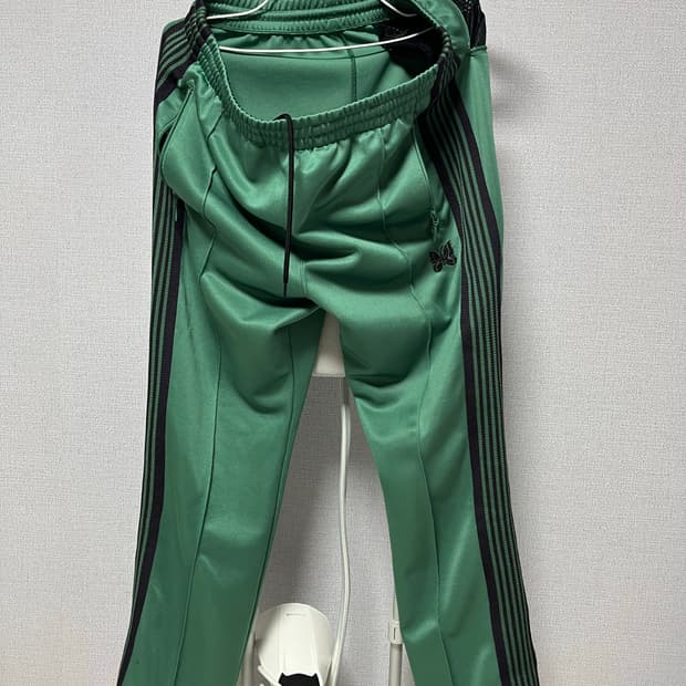 니들스 트랙팬츠m 네로우핏