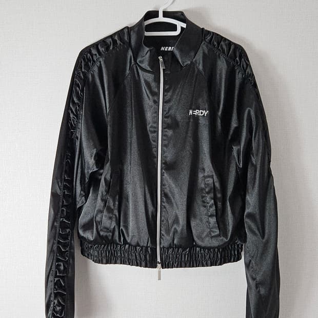 엔디와이 우먼스 널디 새틴 트랙탑 져지 M (거의 새상품)