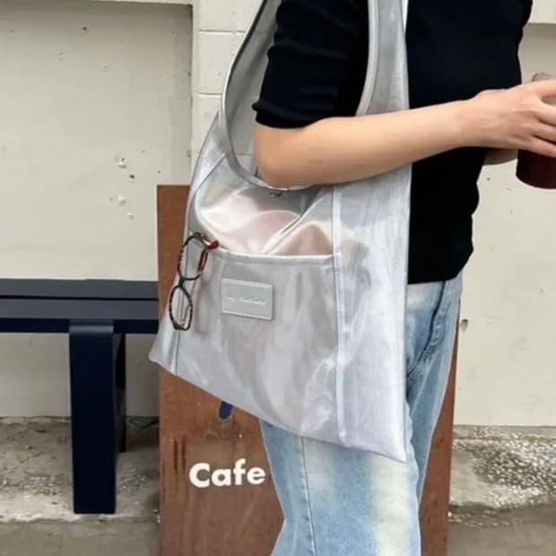 바이아틀리에 실버 호보백