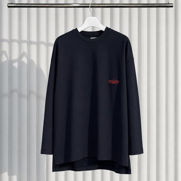 (54) 25SS 우영미 백로고 롱슬리브 티셔츠