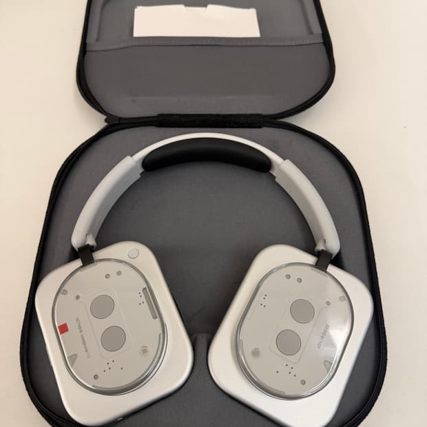 낫싱 헤드폰 화이트