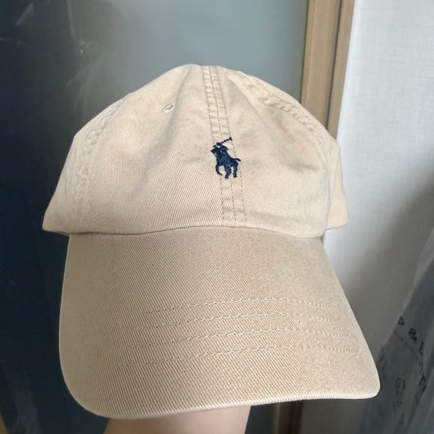 폴로 베이지 볼캡 모자