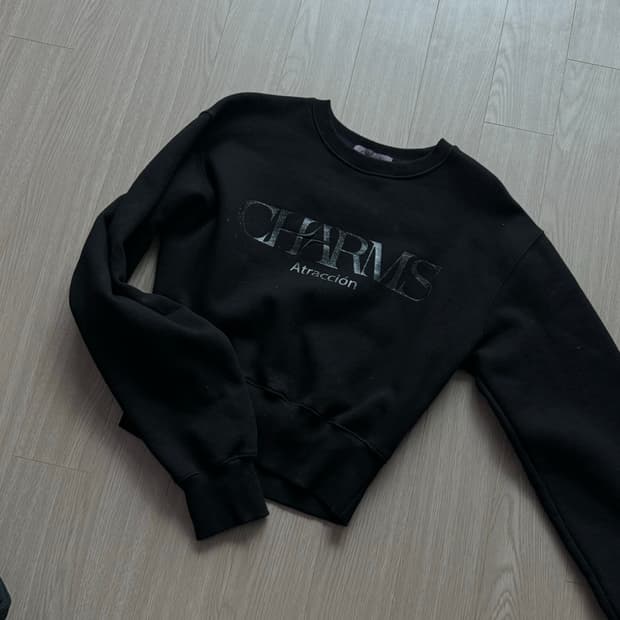 참스 크롭 맨투맨 