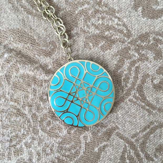 pendent necklace