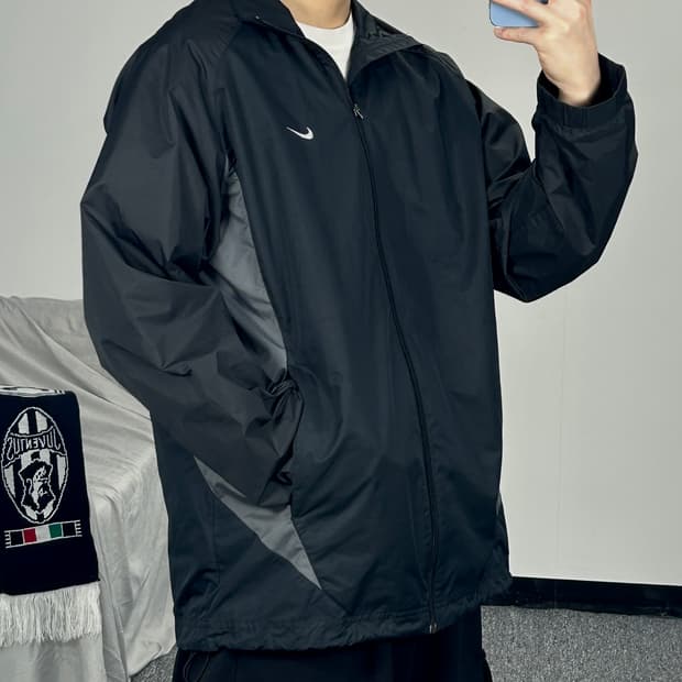 나이키 00’s 올드스쿨 스우시 바람막이 XL  
