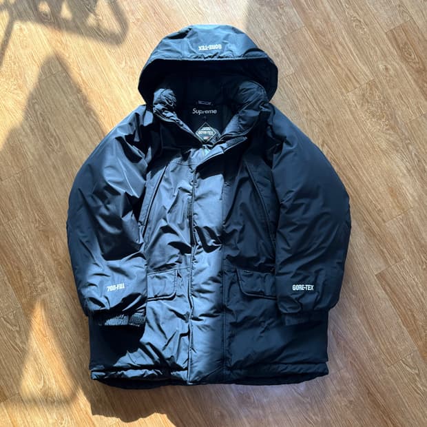 슈프림 고어텍스 700 필다운 파카