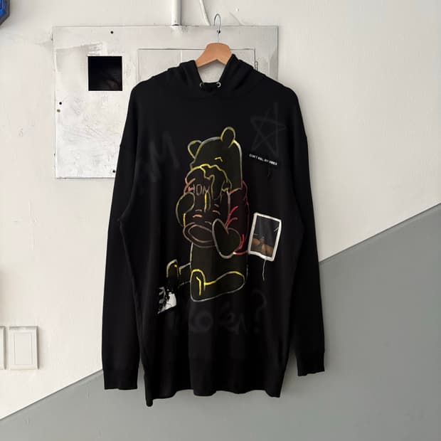GUERNIKA WINNIE THE POOH PAINT HOODIE