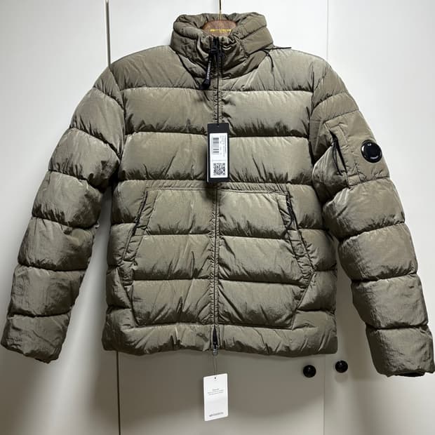 C.P. 컴퍼니 크롬-R 다운 패딩 자켓 새상품 판매 합니다