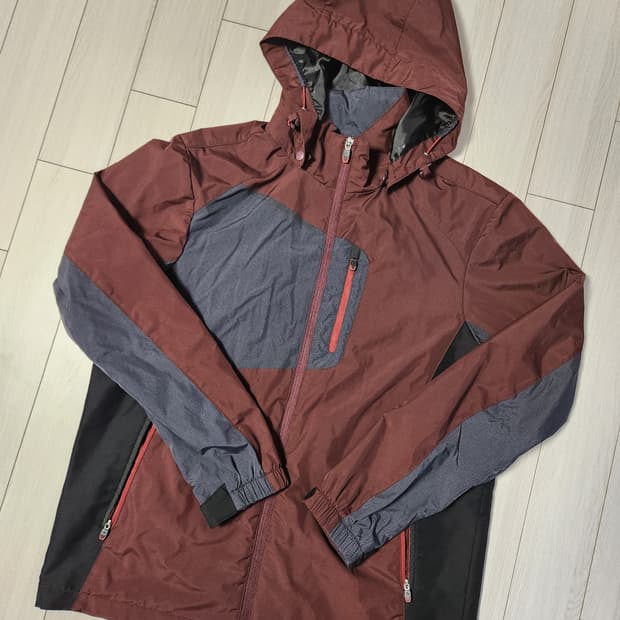 새상품급)르카프 등산 바람막이 사이즈100 L

여러 중고사이트에도 같이