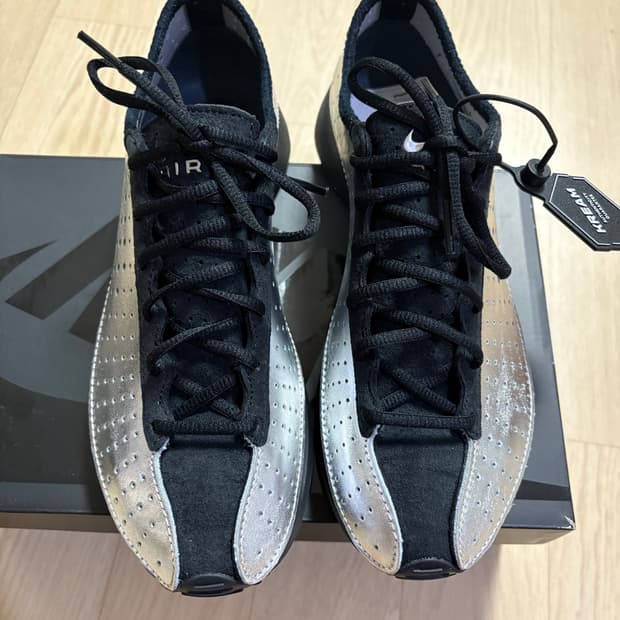 나이키 슈퍼플라이 w250 새상품입니다. 