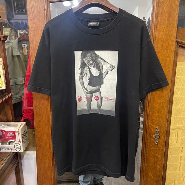 00's The Hundreds "Girl Photo" Graphic T