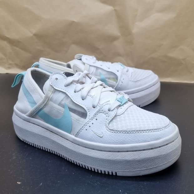 나이키 코트비전 알타 운동화 235