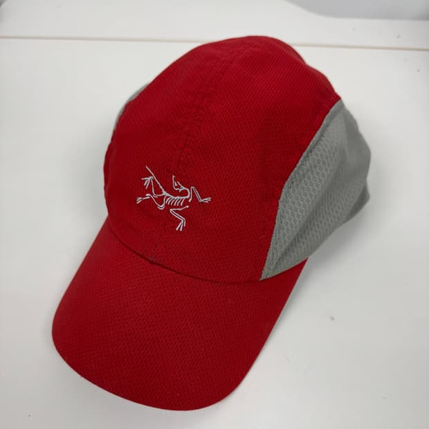 아크테릭스 엑셀레로 캡 Vermilion OS