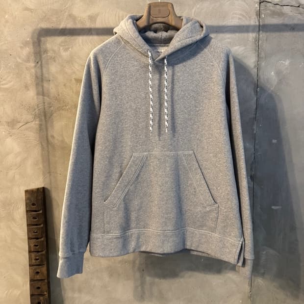 오피신 제네랄 후드티 100