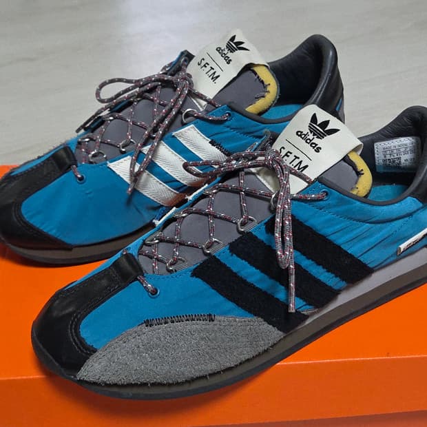 아디다스 송포더뮤트 컨트리 og 틸 코어 블랙