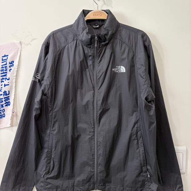 200. 노스페이스 바람막이
