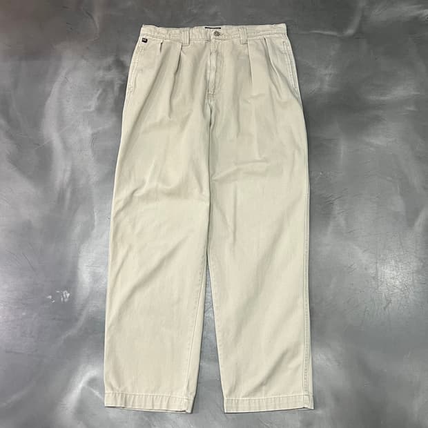 폴로 진스 베이지 투턱 치노팬츠 y15500