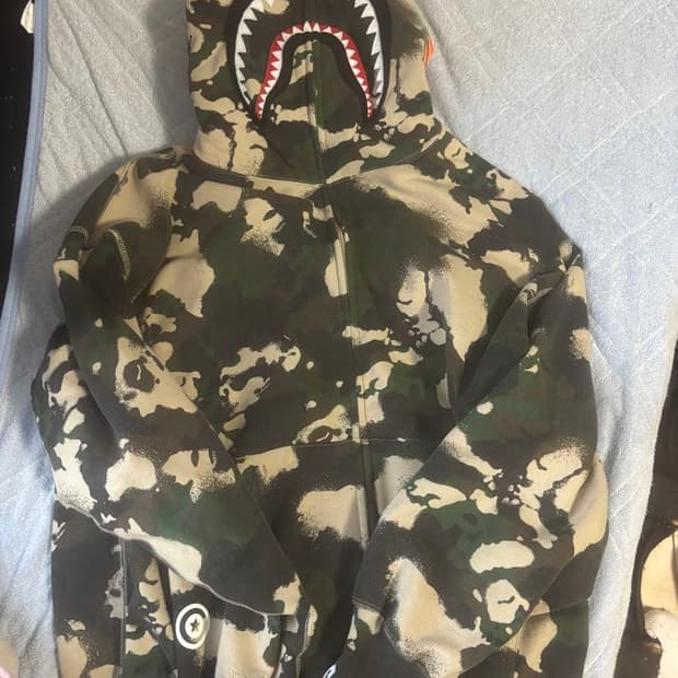 베이프 맵 카모 샤크 후드집업 그린