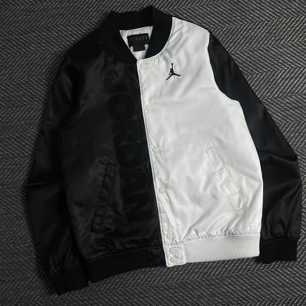 조던 에어조던 빅로고 사틴 바시티 점퍼y 3582