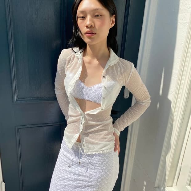 루즈슬립오버 쉬어 레이스 도트 블라우스 아이보리 s