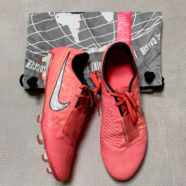 이태리산 팬텀 베놈 엘리트 275 축구화