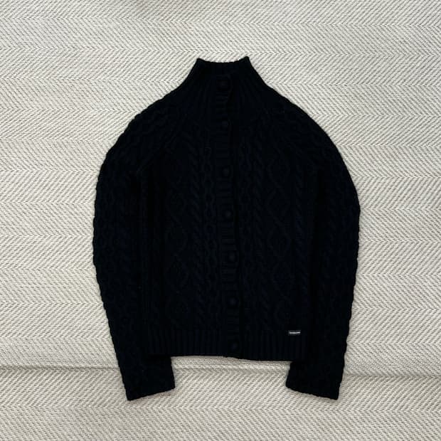 캘빈클라인 꽈배기 니트집업 r2330