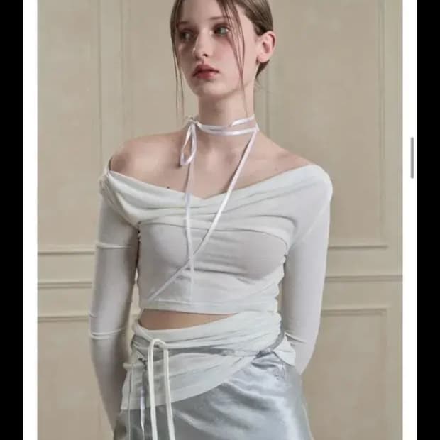 페인오어플레져 티셔츠 아이보리