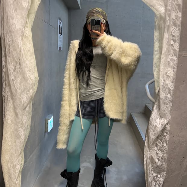 미스테리어스호텔 퍼후드집업 아이보리