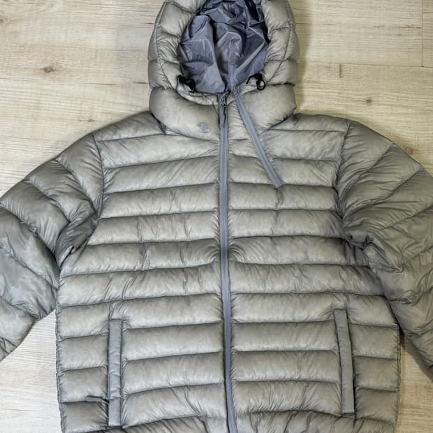 산산기어 24fw 서픽스 푸퍼 자켓 그레이 판매합니다